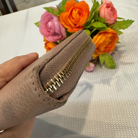 Authentic Gucci marmont zippy wallet - Picture 4 of 11